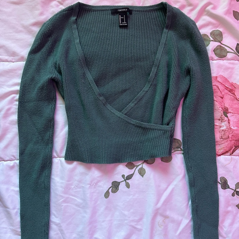Cross Body Long-sleeved Crop Top